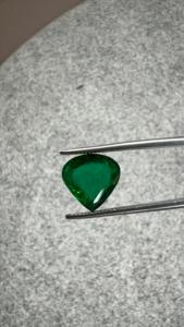 Émeraude naturelle zambienne certifiée GIA de 2,28 carats, taille cœur, pierre précieuse verte lâche pour bague, pendentif, bijoux fins - Product Image 3