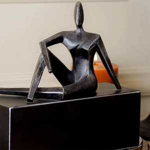 Jaffs Exports L 22xW 8xH 21cm Escultura Figurativa Moderna de Aluminio Negro Ecológica Decoración Artística de Mesa para Sala de Estar - Product Image 4