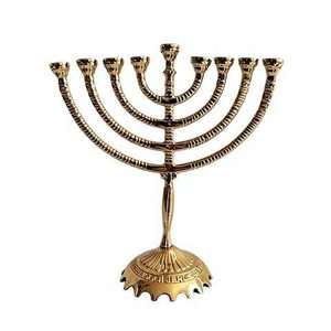 Menorah Moderna de Aluminio Diseñada para Velas, Celebraciones de Hanukkah, Navidad, Pascua, Reuniones Familiares, Menorah en Dorado - Product Image 1