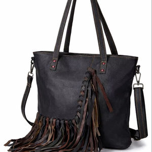 Bolso de Cuero de Diseño para Mujer, Elegante Bolso de Hombro para Oficina, Trabajo, Viajes Casuales, Disponible para la Venta - Product Image 1