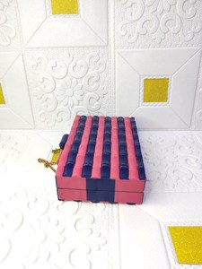 Pochette en résine faite à la main pour fêtes et mariages - Product Image 5