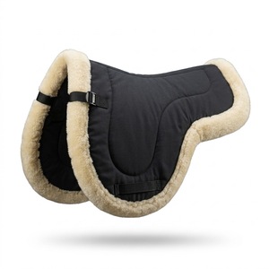 Tapis de selle western en peau de mouton noir avec rembourrage en mousse et bordure en fourrure, couleur et taille personnalisables pour le dressage - Product Image 2