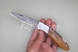 Navaja plegable de alta calidad con bloqueo trasero, hoja de acero de Damasco y mango de madera, 18 cm de longitud total, para uso diario. - Product Image 4