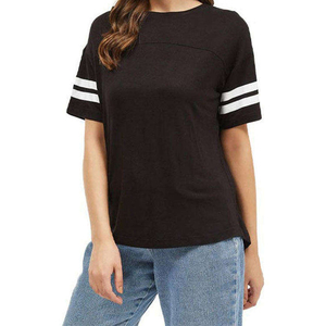 T-shirt graphique tendance pour femme, illustration cœur en fil barbelé audacieuse, coton doux, coupe décontractée, tailles élégantes, grandes tailles - Product Image 3