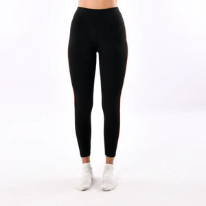 Leggings deportivos para mujer diseñados para entrenamiento intenso, estiramiento y actividades enfocadas en el movimiento, con estructura de soporte. - Product Image 6