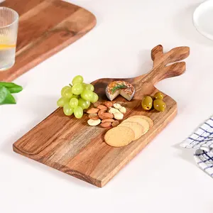 Planche à découper et de service en bois d'acacia de qualité supérieure avec poignée en forme de feuille, vente en gros, OEM, multi-usages, pour la préparation des aliments - Product Image 2
