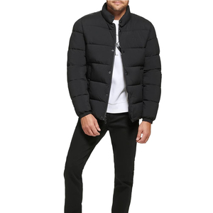 Veste matelassée en laine pour homme North-Face, style streetwear d'hiver, noire avec col à capuche, fermeture éclair, résistante à l'eau, logo sur le devant - Product Image 5