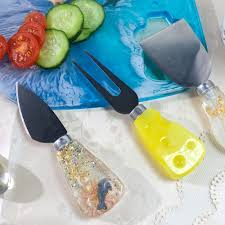 Trio de couteaux à fromage en résine artisanale, ensemble de 3 pièces fabriqué à la main, lames en acier inoxydable, pour servir, recevoir, offrir en cadeau (bordure bleu-ceruleen) - Product Image 2