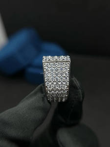 Anillo de compromiso y boda para hombre de moissanita helada, de cuatro filas, ancho, con engaste de garra tipo eternidad, estilo Hip Hop, chapado en rodio, Plata de ley 925 - Product Image 3