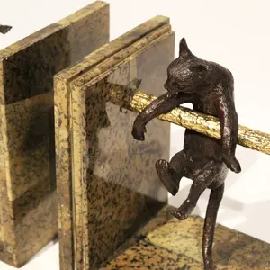 Moderno y Lujoso Soporte para Libros de Metal Hecho a Mano, Decorativo, Organizador de Mesa para Hogar, Oficina o Biblioteca, Escultura Moderna Pulida - Product Image 2