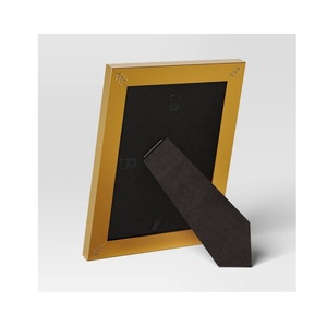 Cadre photo en bois de luxe, design moderne écologique, construction durable avec couvercle en verre transparent pour l'affichage de portraits de mariage et de famille - Product Image 1