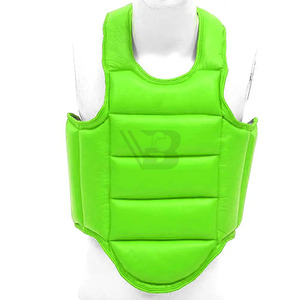 Protège-poitrine de boxe OEM à taille réglable avec logo personnalisé, protège-poitrine d'entraînement de boxe et d'arts martiaux, orange et noir - Product Image 1