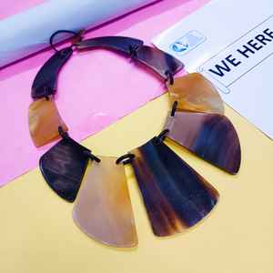 Collar de Cuerno de Búfalo con Colgantes Naturales en Forma de Abanico, Cadena de Cuerda, Joyería Hecha a Mano para Mujer, Estilo Moderno, 16 Pulgadas, para Fiesta - Product Image 2