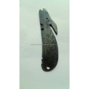 Colgante de Metal Minimalista Personalizado, Silueta Abstracta Antigua, Amuleto Colgante, Accesorio de Joyería Retro Vintage - Product Image 1