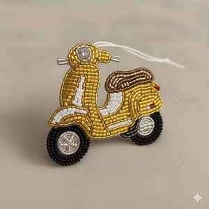 Breloque et porte-clés brodés à la main, design élégant et luxueux pour vêtements de nuit, par Hiba Enterprises - Product Image 5