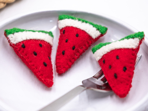 Rodajas de sandía de fieltro de lana de 6 cm, rodajas de frutas de fieltro, frutas de fieltro de lana para juegos de simulación: comercio justo y hecho a mano - Product Image 3