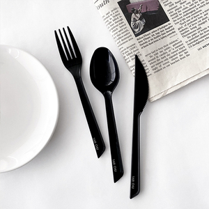 Fourchette PP jetable de haute qualité de 16cm de qualité alimentaire et appropriée à la fête garantissant les normes de restauration et de fête - Product Image 1