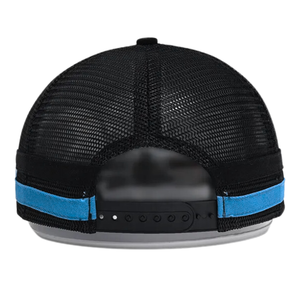 Casquette Trucker en gros, vierge, bicolore, 5 panneaux, profil moyen, visière plate, en maille bleue et noire unie, pour logo personnalisé et broderie - Product Image 4