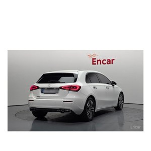 Mercedes-Benz A220 Hatchback Clase A Junio 2023 35,671 km Volante a la Izquierda Cámara Trasera - Product Image 2