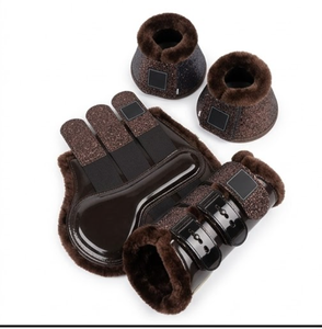 Bottes de protection pour chevaux TAK en cuir synthétique de luxe avec doublure en polaire et panneaux scintillants pour la protection des jambes - Product Image 1