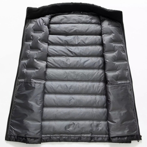Gilet matelassé léger pour homme avec logo personnalisé, sans manches, chaud pour l'hiver, avec capuche, brillant, vente en gros - Product Image 4