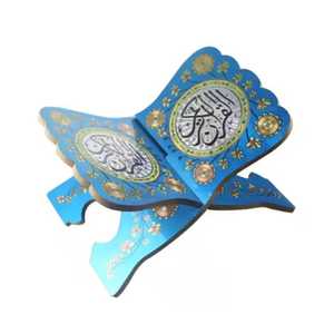 Support en bois clair avec motifs floraux découpés au laser, pieds courbés, surface inclinée, décoration traditionnelle faite à la main - Product Image 4