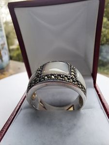 Anillo Vintage de Plata de Ley con Madreperla, Joyería Artesanal con Piedras Preciosas, Diseño Elegante para Mujer, Venta al Por Mayor para Exportación - Product Image 2