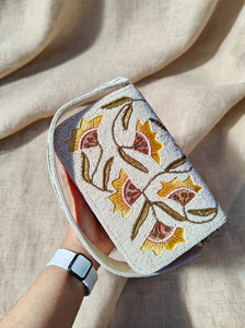 Bolso Bandolera Bohemio con Cuentas, Hecho a Mano, con Patrón Colorido, Accesorio de Moda Decorativo para Mujer - Product Image 4