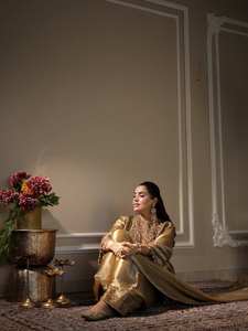 Exclusif et tendance pour la saison des mariages : Ensemble haut brodé, salwar et dupatta, haut palazzo de mariage - Product Image 4