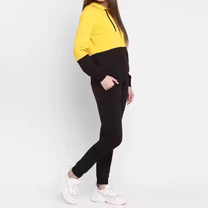 Collection Printemps 2026 : Ensemble 2 Pièces Tendance pour Femme – Survêtement en Flanelle, Pantalon de Jogging et Sweat à Capuche Personnalisable - Product Image 4