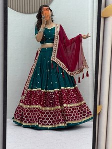 Conjunto de Lehenga Choli y Dupatta de Georgette Sintético con Bordado de Hilo y Lentejuelas - Product Image 2