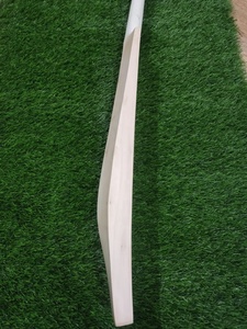 Battes de cricket Willow de taille personnalisée de qualité supérieure Batte de sport professionnelle haute performance légère et en bois - Product Image 2