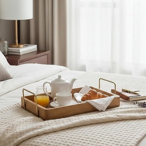 Plateau de service rectangulaire décoratif en bambou de luxe avec poignées dorées pour hôtel et restaurant - Product Image 6