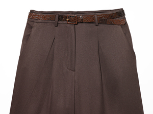 Jupe-short en satin pour femme, couleur unie, respirante, décontractée, taille mi-haute élastique, longueur genou, avec ceinture, idéale pour l'été - Product Image 4
