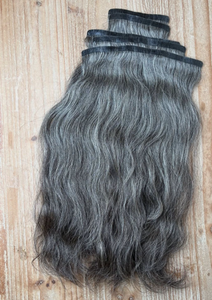 Extensions de cheveux à clipser de 26 pouces, ombrées, ondulées, en fibre synthétique, gris argenté, longues, ondulées - Product Image 2