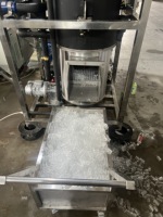 Machine à glaçons tubulaires 2T disponible en stock directement de l'usine source, personnalisation prise en charge, livraison mondiale offerte