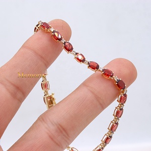 สร้อยข้อมือเทนนิสทองคำ 14K ประดับโกเมนรูปไข่ธรรมชาติ |   เครื่องประดับเพชรแฮนด์เมดสุดหรูสำหรับผู้หญิง ราคาขายส่ง - Product Image 4