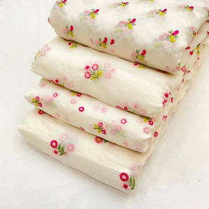 Tissu de broderie maltée de luxe, dentelle soluble dans l'eau, tissu en maille pour robes de mariée, vêtements de créateurs - Product Image 4