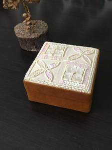 Caja de joyería floral hecha a mano con cuentas, color naranja, caja de almacenamiento Zari, cajas y contenedores. - Product Image 1