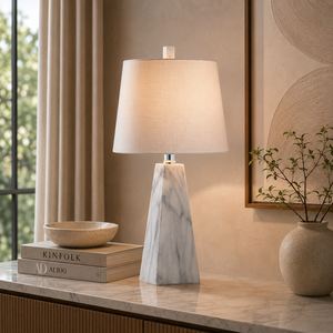 Lampe de table conique de luxe en marbre avec silhouette architecturale et éclairage d'ambiance contemporain élégant - Product Image 1