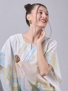 Conjunto Casual de Verano con Estampado Floral, Top de Manga Corta con Cuello en V y Pantalones Largos, Ecológico, Transpirable, de Poliéster, con Encaje - Product Image 2