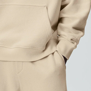 Sweat à capuche pour homme, léger, design pull-over, couleur unie pour plus de chaleur, avec un look moderne et décontracté pour tous les jours, prix d'usine. - Product Image 4