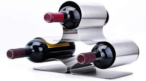 ที่วางขวดไวน์ชุบทองบนฐานโลหะลายหินอ่อน ดีไซน์หรูหรา เหมาะสำหรับการจัดเก็บและจัดระเบียบที่มีสไตล์ในห้องรับประทานอาหาร - Product Image 5