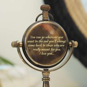 Reloj de Escritorio Vintage de Latón con Frase de Amor Grabada, Base Giratoria Hecha a Mano, Reloj Analógico Marino Retro para Decoración del Hogar u Oficina - Product Image 6