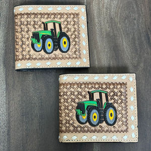 Cartera de Cuero Repujado Estilo Western Hecha a Mano con Diseño de Tractor, Múltiples Ranuras para Tarjetas y Bolsillo con Cremallera, Carteras Bifold Duraderas - Product Image 5