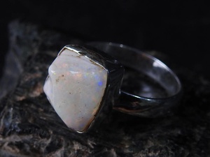 แหวนโอปอลเงินธรรมชาติขัดเงาจากออสเตรเลีย ของขวัญคลาสสิกสำหรับงานแต่งงานและงานปาร์ตี้สำหรับเธอ เครื่องประดับแฟชั่นมาใหม่ - Product Image 2