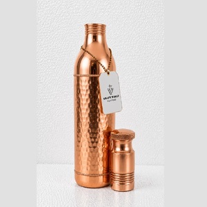 Botella de Agua Ecológica de Cobre Puro Hecha a Mano de Primera Calidad, Aislamiento Térmico, Acabado Martillado Antiguo, Patrón Texturizado de Panal de Abeja - Product Image 2