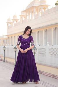 Ensemble Kurta long violet en rayonne pour femme avec broderie, coupe ample, tenue de mariage traditionnelle style Inde Pakistan - Product Image 4