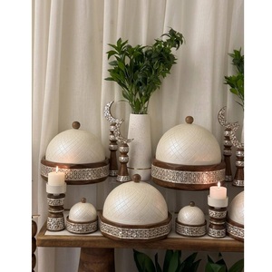 Ensemble de casseroles en céramique faites à la main avec couvercle en bois, style bohème, plat de service rond, réchauffe-plats durable et isolé - Product Image 4