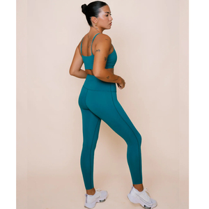 Ensemble de yoga personnalisé avec logo, écologique et respirant, fabricant de soutiens-gorge de sport côtelés sans couture en Spandex/Nylon et leggings, faible MOQ, marque privée - Product Image 3